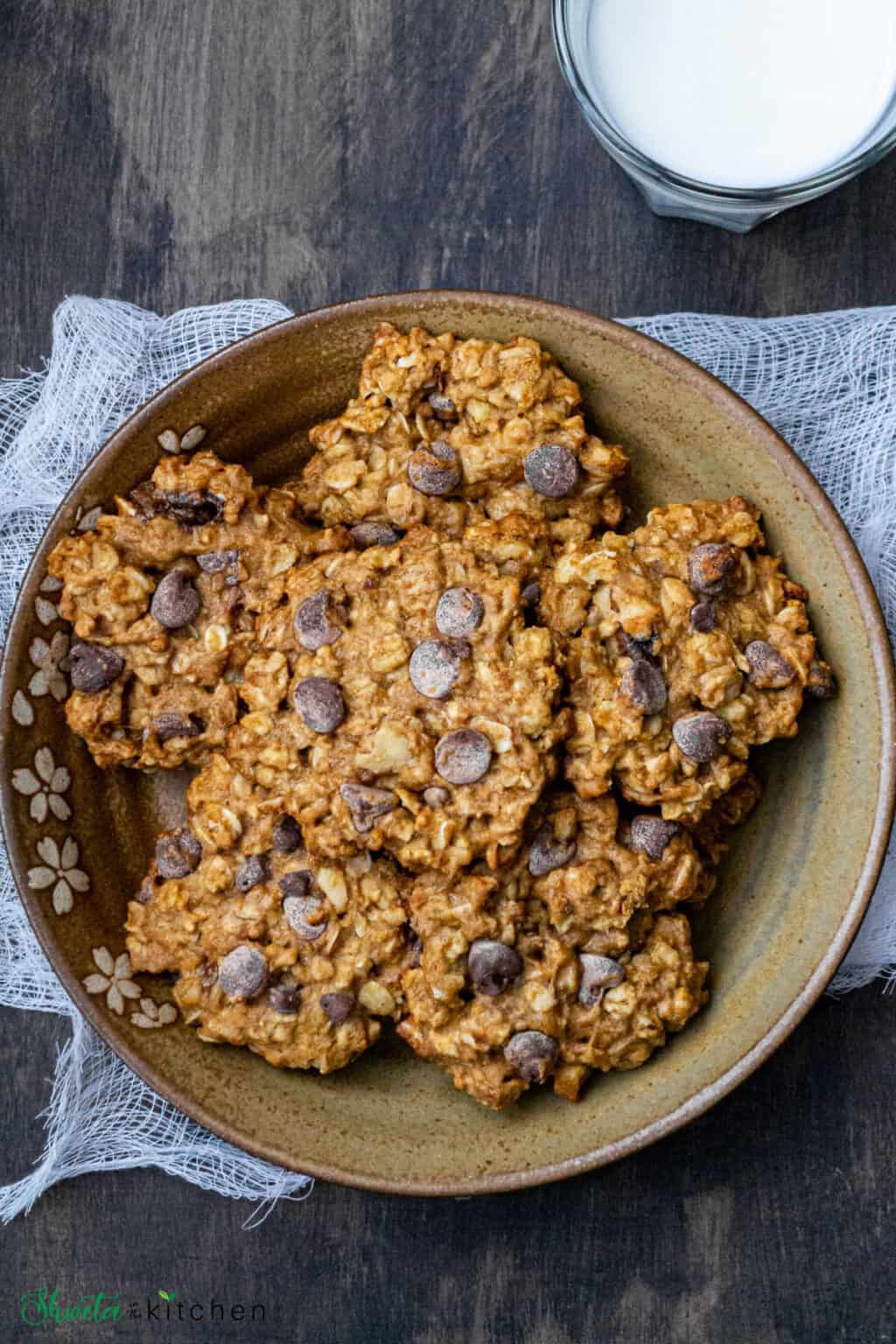 Banana Chocolate Chip Oatmeal Cookies (Eggless) Shweta in the Kitchen