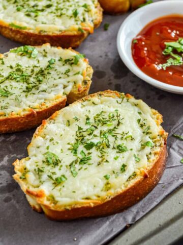 cropped-cheesy-garlic-bread-in-air-fryer.jpg